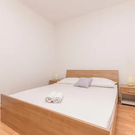 Rosanda Apartamento Pirovac