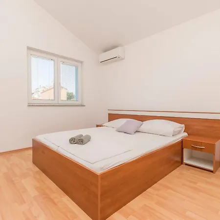 Apartamento Rosanda Pirovac