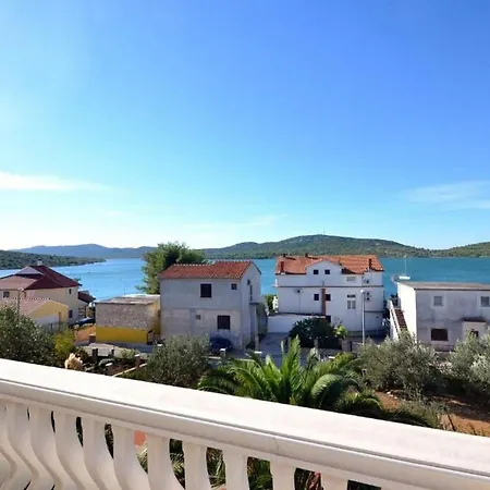Apartment Rosanda 508 Pirovac
