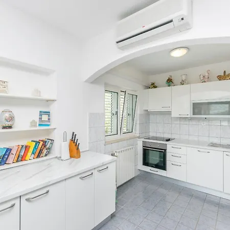 Rosanda 皮罗瓦茨