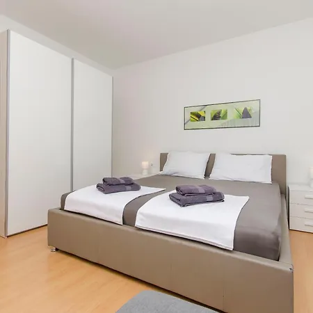 Rosanda Apartamento *