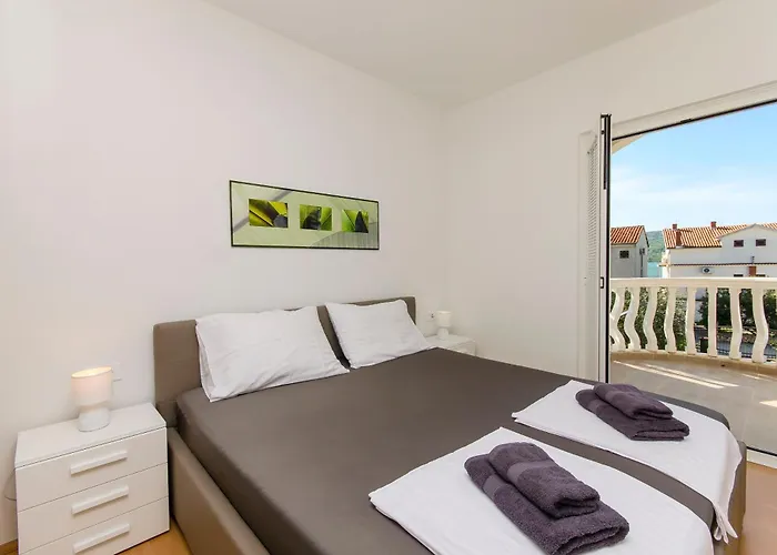 Rosanda アパート ピロヴァッツ